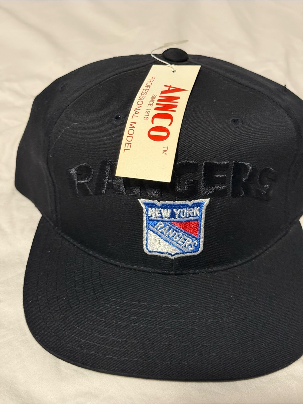 ANNCO New York Rangers Black Embroidered Snapback Hat